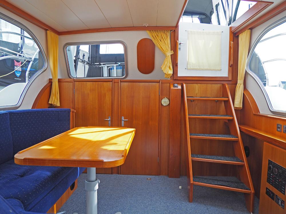 Salon, Accommodatie